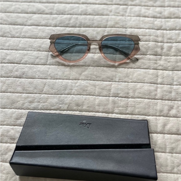 Accessories - Dior never worn sunglasses